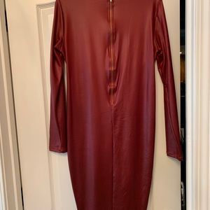 *Maroon girls outs dress*